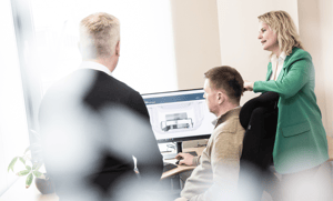 HAV Hydrogen_People working on a computer